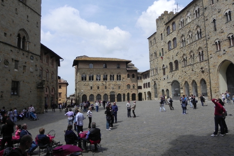 volterra piazza