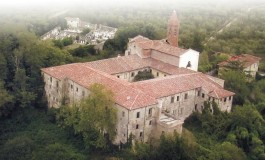 Calci: un grande abbraccio per salvare il convento di Nicosia