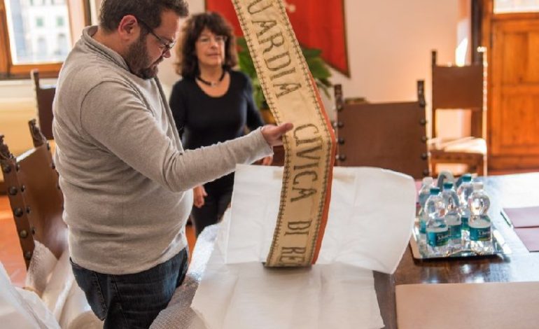 Torna a nuova vita la bandiera tricolore di Curtatone e Montanara