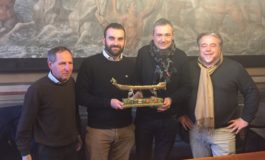 Regata Antiche Repubbliche Marinare: consegnato a Pisa, città ospitante, il trofeo che sarà assegnato alla vincitrice