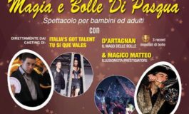 Bolle e magia e divertimento in uno spettacolo a tre