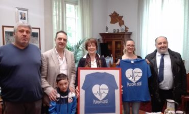 Una delegazione del Basket Calcinaia in visita al Comune