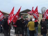 Manifestazione di protesta davanti a Camp Darby