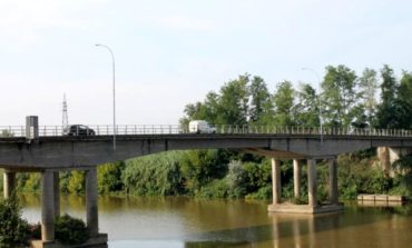 Calcinaia , al via il restringimento del ponte sull'Arno