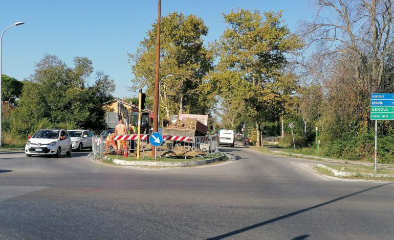 Lavori pubblici, partito il cantiere sull’Aurelia per realizzare la rotatoria all’incrocio con viale delle Cascine