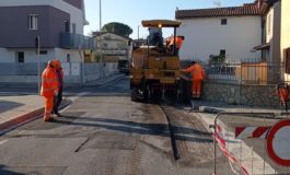 Marciapiedi e strade: parte mercoledì la riasfaltatura di via Crispi