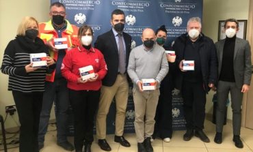 Confcommercio e SIB donano 500 mascherine alle associazioni di volontariato pisane