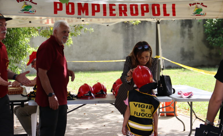 L’assessore Munno incontra i bambini delle scuole pisane a “Pompieropoli”