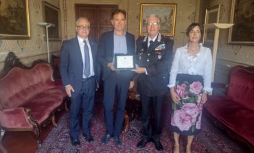 ﻿Il Comune di Pisa consegna una targa di riconoscimento al generale dei Carabinieri Angelo De Luca