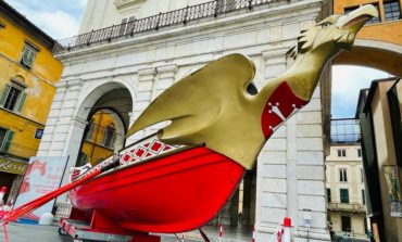 Il Galeone Rosso di Pisa esposto in piazza XX Settembre