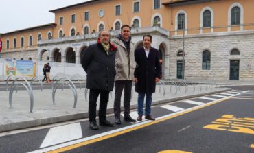 Stazione di Pisa, terminata la parte ovest della piazza e riaperta alla viabilità con accesso da via Mascagni