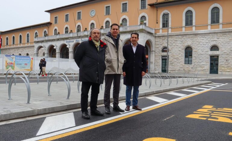 Stazione di Pisa, terminata la parte ovest della piazza e riaperta alla viabilità con accesso da via Mascagni