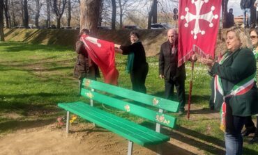 ﻿Sul Viale delle Piagge inaugurata la “panchina verde per la vita”