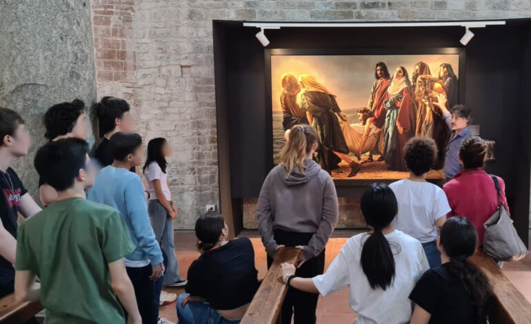 Prorogata per tutto il mese di giugno la mostra fotografica “Divine Creature” alla Chiesa di San Paolo a Ripa d’Arno