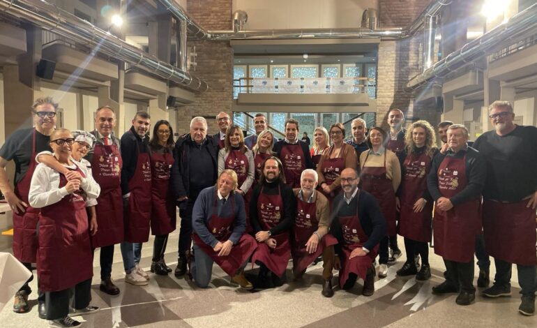 ﻿Natale per Tutti” – servito il pranzo ad oltre 150 persone all’iniziativa di solidarietà