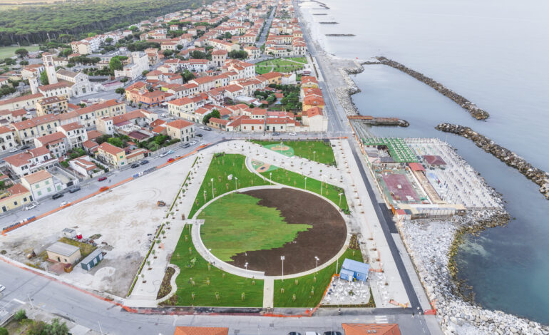 Inaugurazione di piazza Viviani a Marina di Pisa