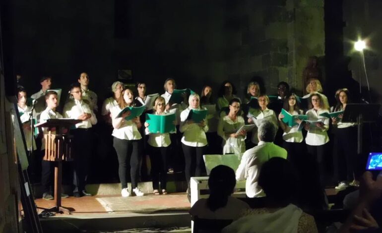 Una Piazza, una Chiesa e tre cori – Concerto degli auguri